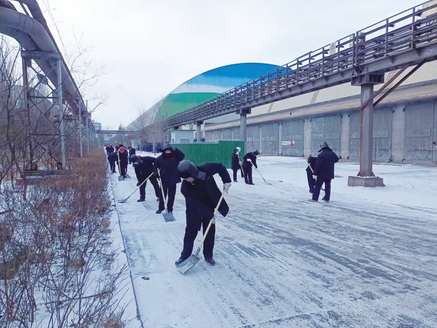 清积雪 确保职工安全出行