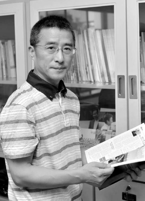 帅朝林本科毕业于西北工业大学五系(现航空学院)飞机设计专业,正高级工程师,航空工业成都飞机工业(集团)有限责任公司科技委副主任,曾任总工程师 /副总经理。
