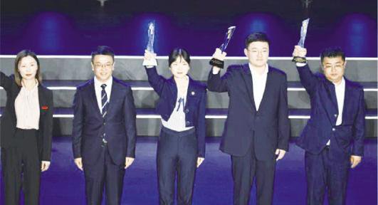 我校在第十八届“挑战杯”全国大学生课外学术科技作品竞赛捧得“优胜杯”,创历史最佳成绩