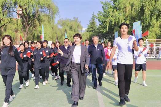西安翻译学院第十七届田径运动会隆重开幕
