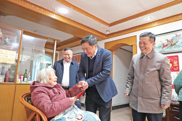 曾昭和一行到萍乡基层企业调研慰问