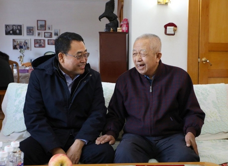 李树学到伊敏煤电公司开展春节前走访慰问