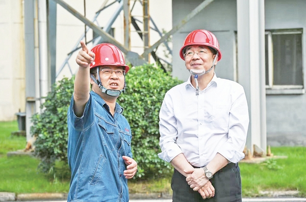 揭小健一行到丰城片区基层企业调研