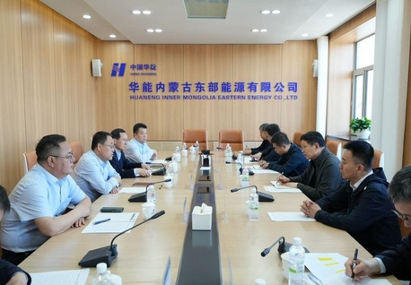 李树学会见中国铁路总公司货运部副主任董晖