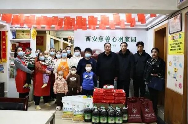 春節(jié)前夕吳前進(jìn)看望慰問在外遇困人員