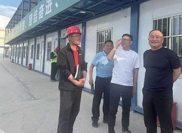 集團董事長夏方軍檢查昆明五華區(qū)海源北路項目工作