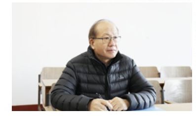 学校领导深入课堂检查开学第一课