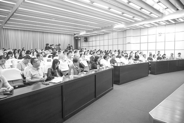 湖北省職業(yè)學(xué)校思政課建設(shè)協(xié)作組啟動(dòng)儀式在校舉行