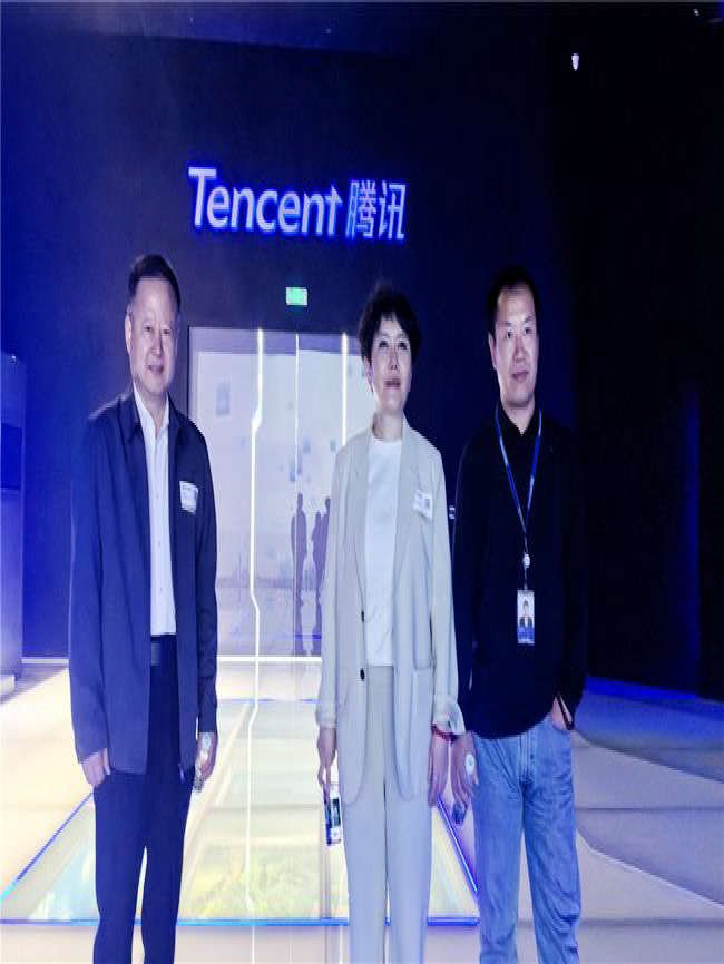 董事長丁晶率隊赴騰訊北京總部考察交流共謀智慧教育新篇章