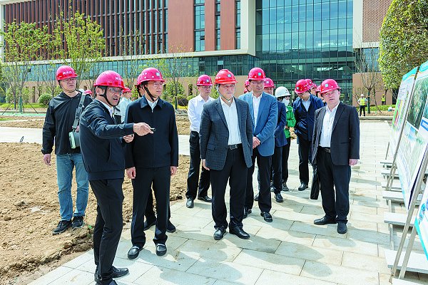我校和常州市主要领导举行会晤深入推进校地战略合作