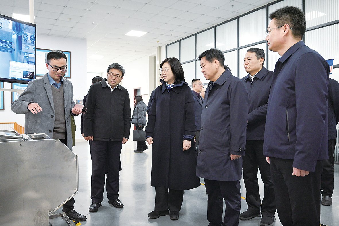 河南省教育廳黨組書記、廳長毛杰來校調(diào)研