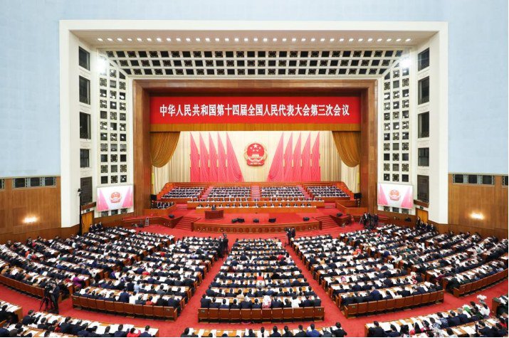 学校师生热切关注202525年全国两会