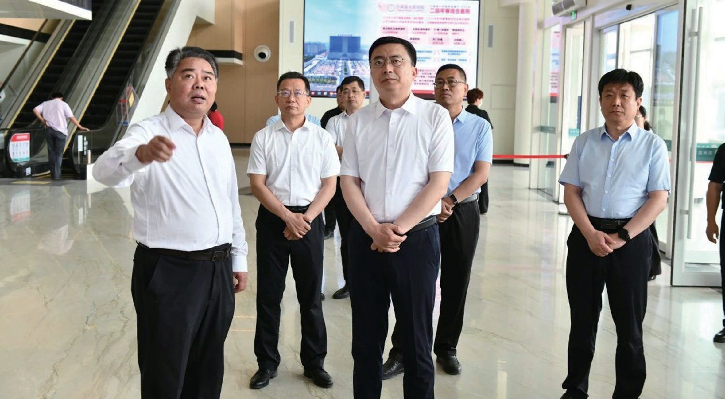 副市长牟春雁来院督导调研