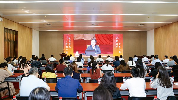 学校开展2025年全校党员集中培训第二课
