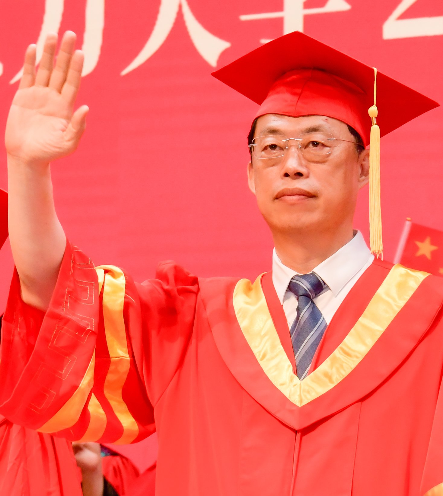 學(xué)校舉行2025屆學(xué)生畢業(yè)典禮暨學(xué)位授予儀式