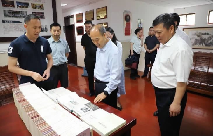中央統(tǒng)戰(zhàn)部副部長馬利懷來校調(diào)研黨外知識分子思想政治引領工作