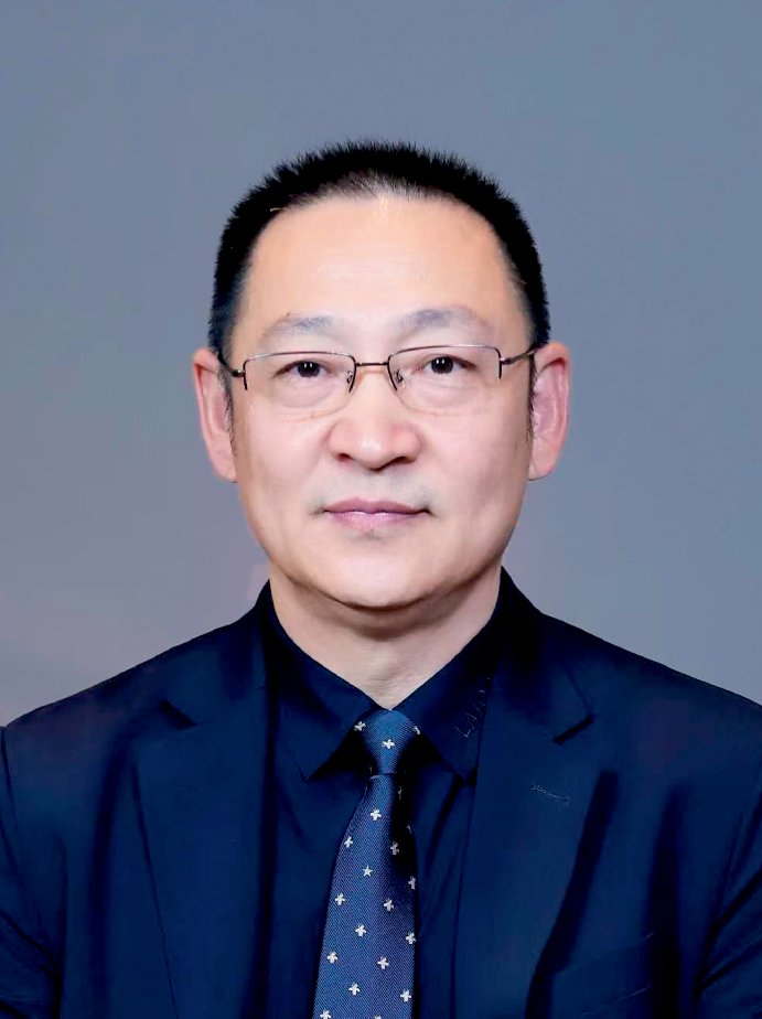 李震：守護(hù)人性溫度愿做暗夜里的提燈者