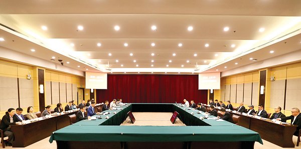 上海大學(xué)與嘉定區(qū)舉行深化戰(zhàn)略合作座談會(huì)