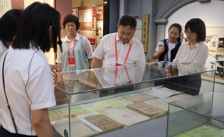 湛江市區(qū)兩級人大代表赴我院開展專題調(diào)研