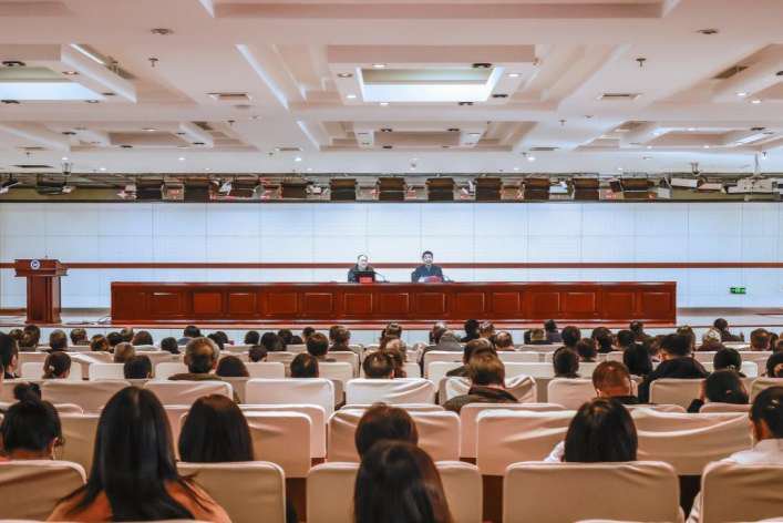 學(xué)校舉辦《習(xí)近平談治國理政》第五卷、黨的二十屆四中全會精神專題輔導(dǎo)報告會