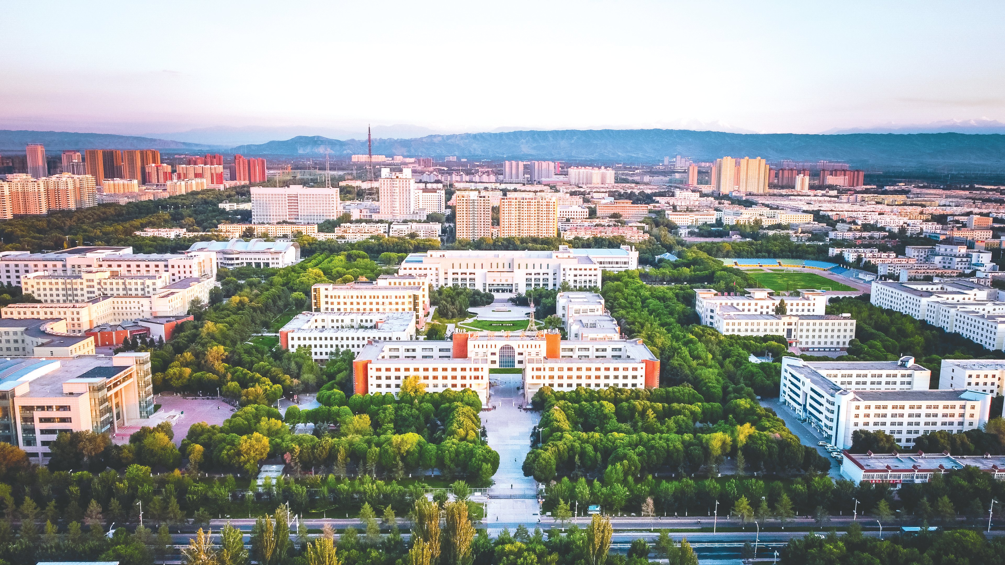 东风今朝度天山