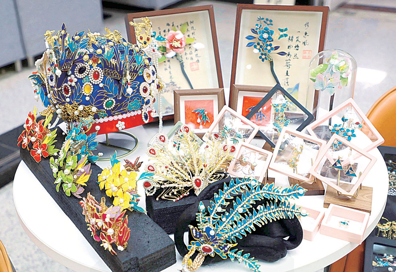 院领导班子成员集中宣讲党的二十届四中全会精神