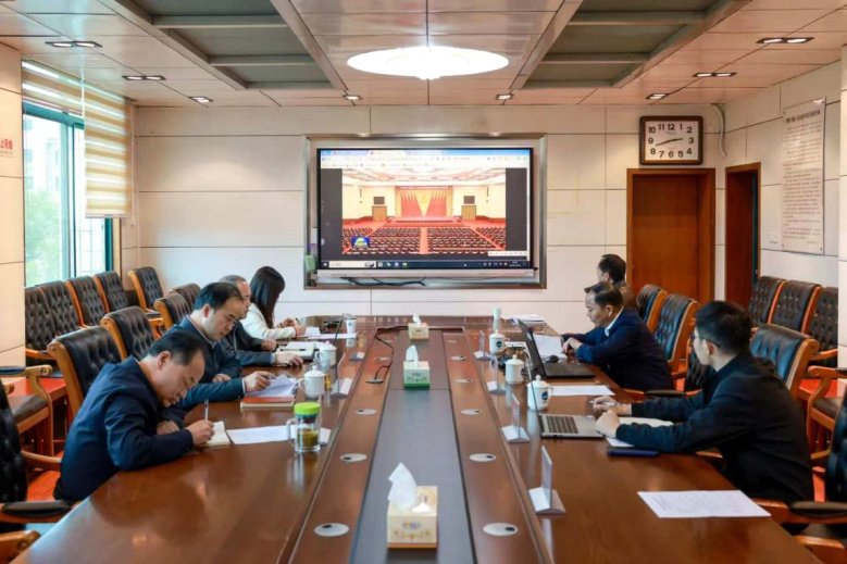 校党委专题学习党的二十届四中全会精神